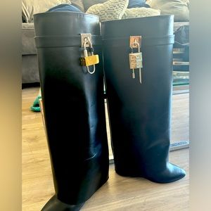 Givenchy black shark boots 40MM SIZE 40.